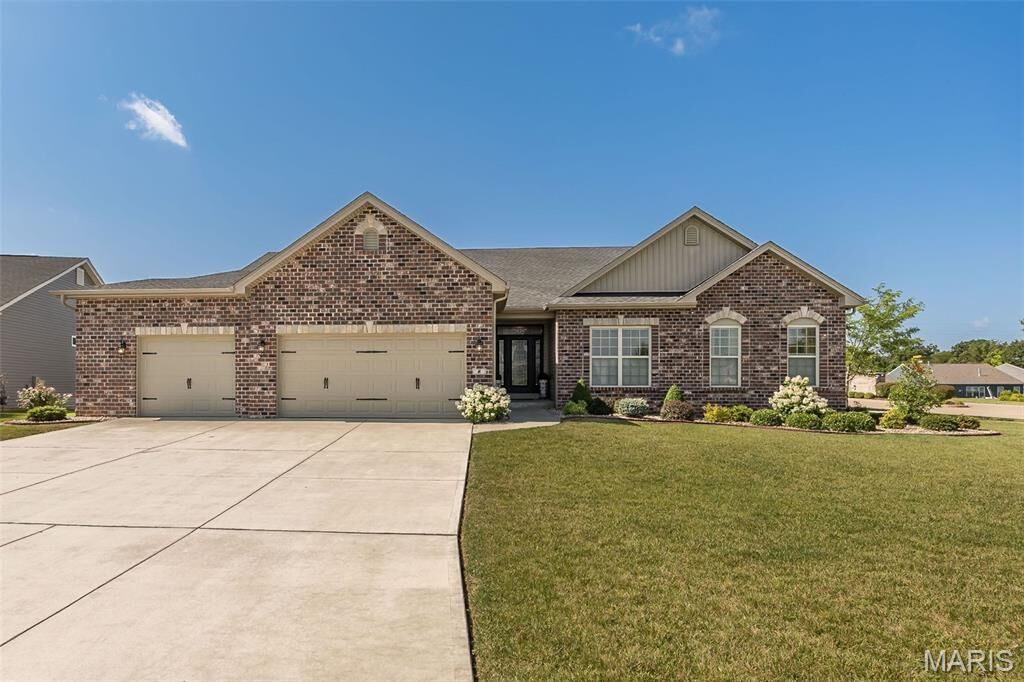 Property Photo: 2 Wyndemere Court MO 63367