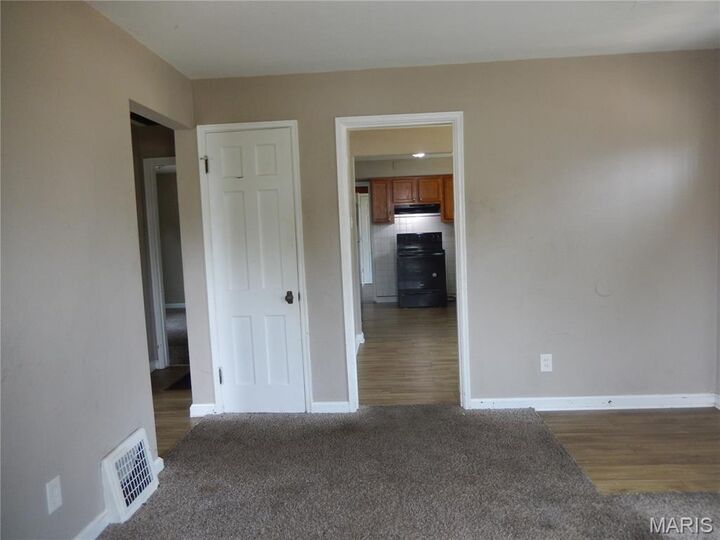Property Photo:  7450 Calvin Avenue  MO 63136 