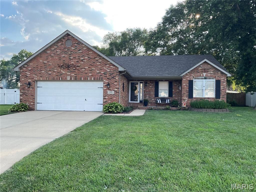 Property Photo:  129 Emerald Way West  IL 62040