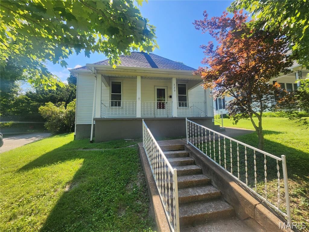 Property Photo:  329 N Aurora Street  IL 62234 