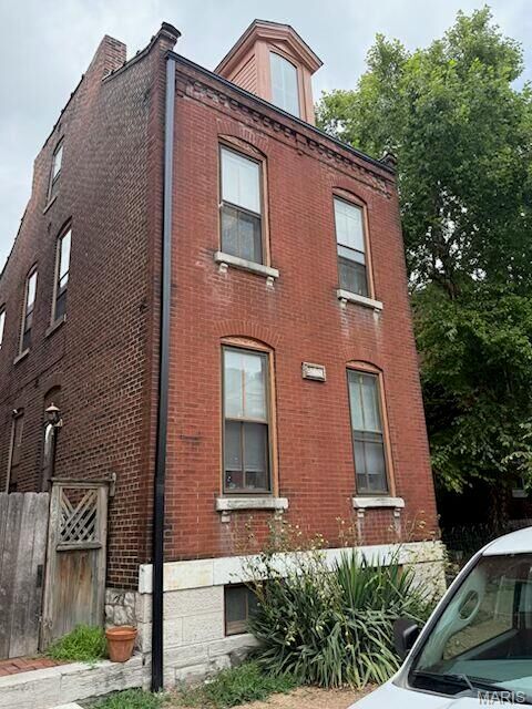 Property Photo:  2209 Menard Street  MO 63104 