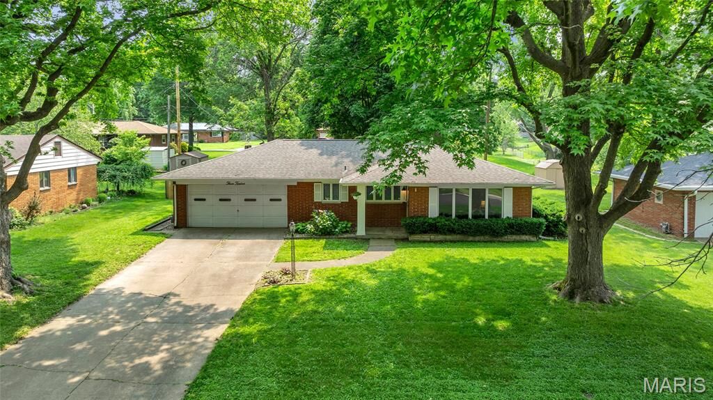 Property Photo:  312 Longview Drive  IL 62223 