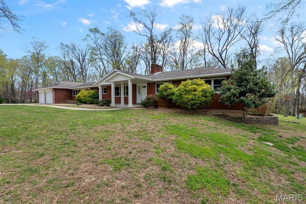 Property Photo: 1615 Cherokee Street MO 63755