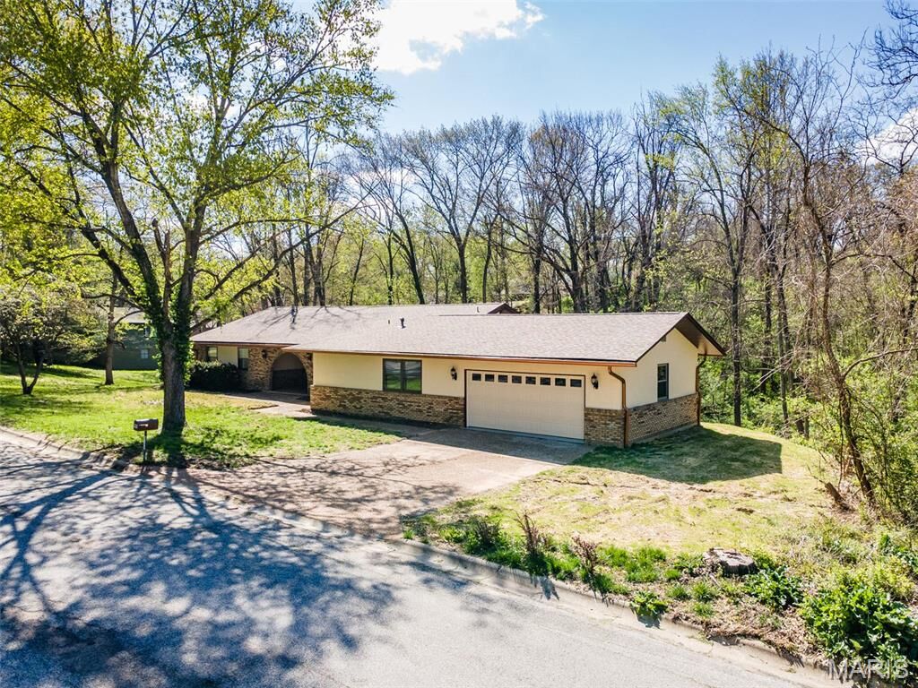 Property Photo: 905 Northdale Drive IL 62002