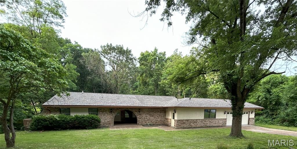 Property Photo: 905 Northdale Drive IL 62002
