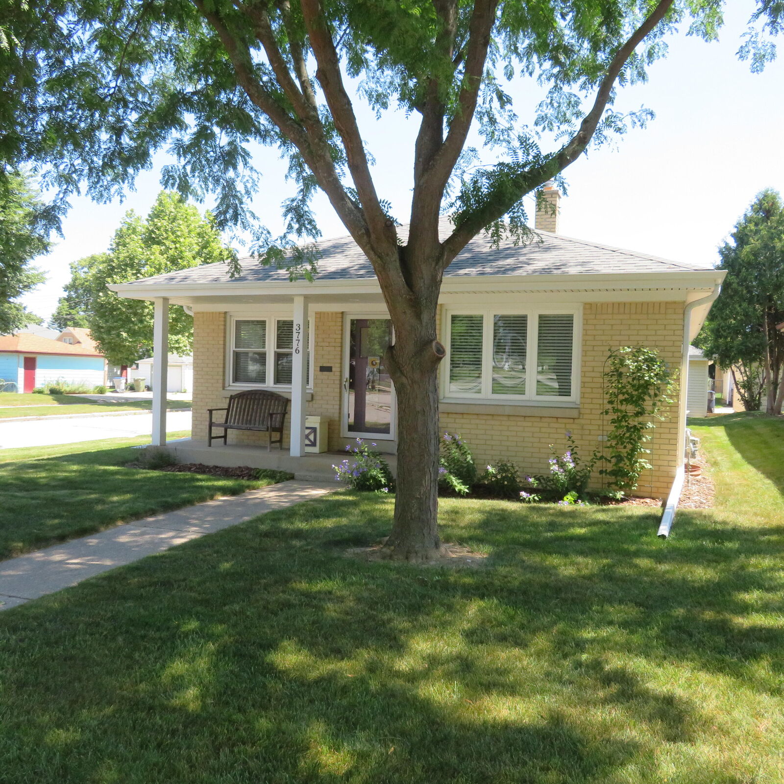 Property Photo:  3776 N 78th St  WI 53222 