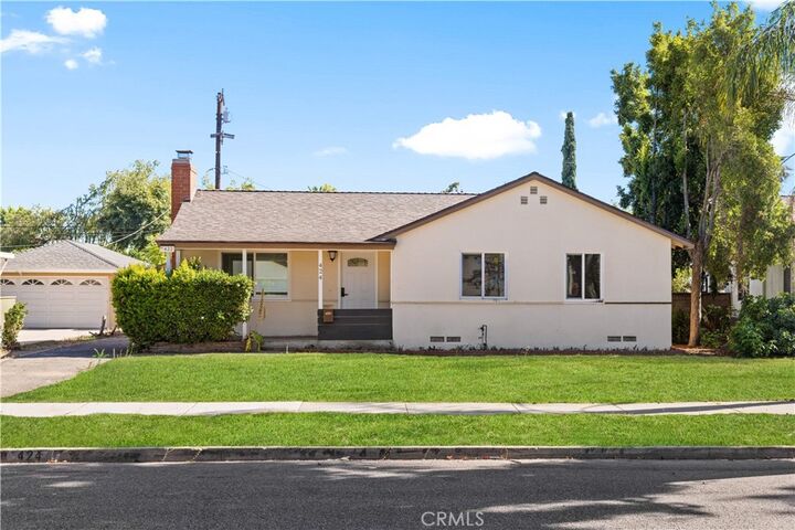 Property Photo: 424 Roosevelt Ave CA 91767