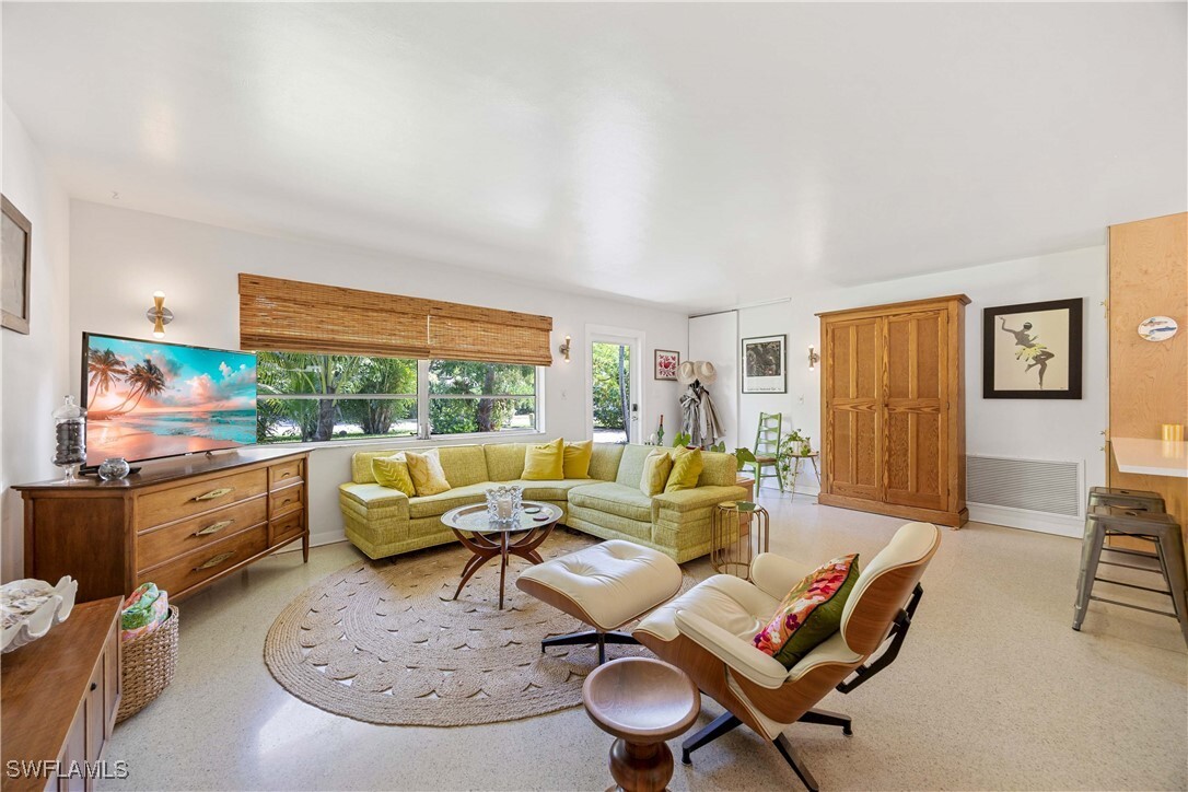 Property Photo:  1304 Milano Drive  FL 34103 