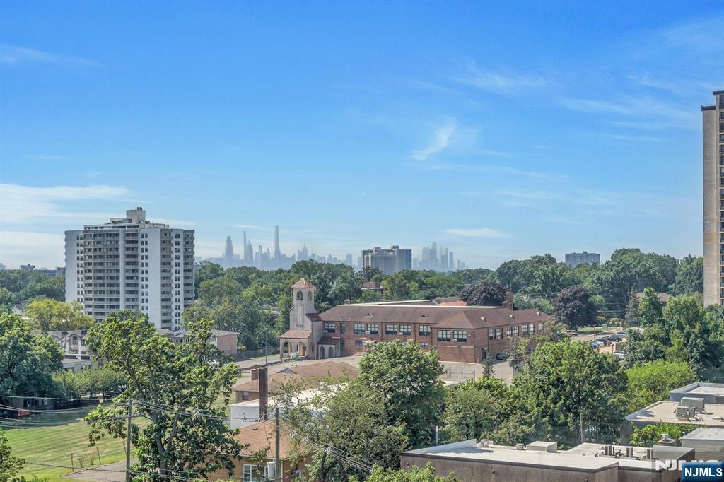 Property Photo:  2000 Linwood Avenue 9N  NJ 07024 