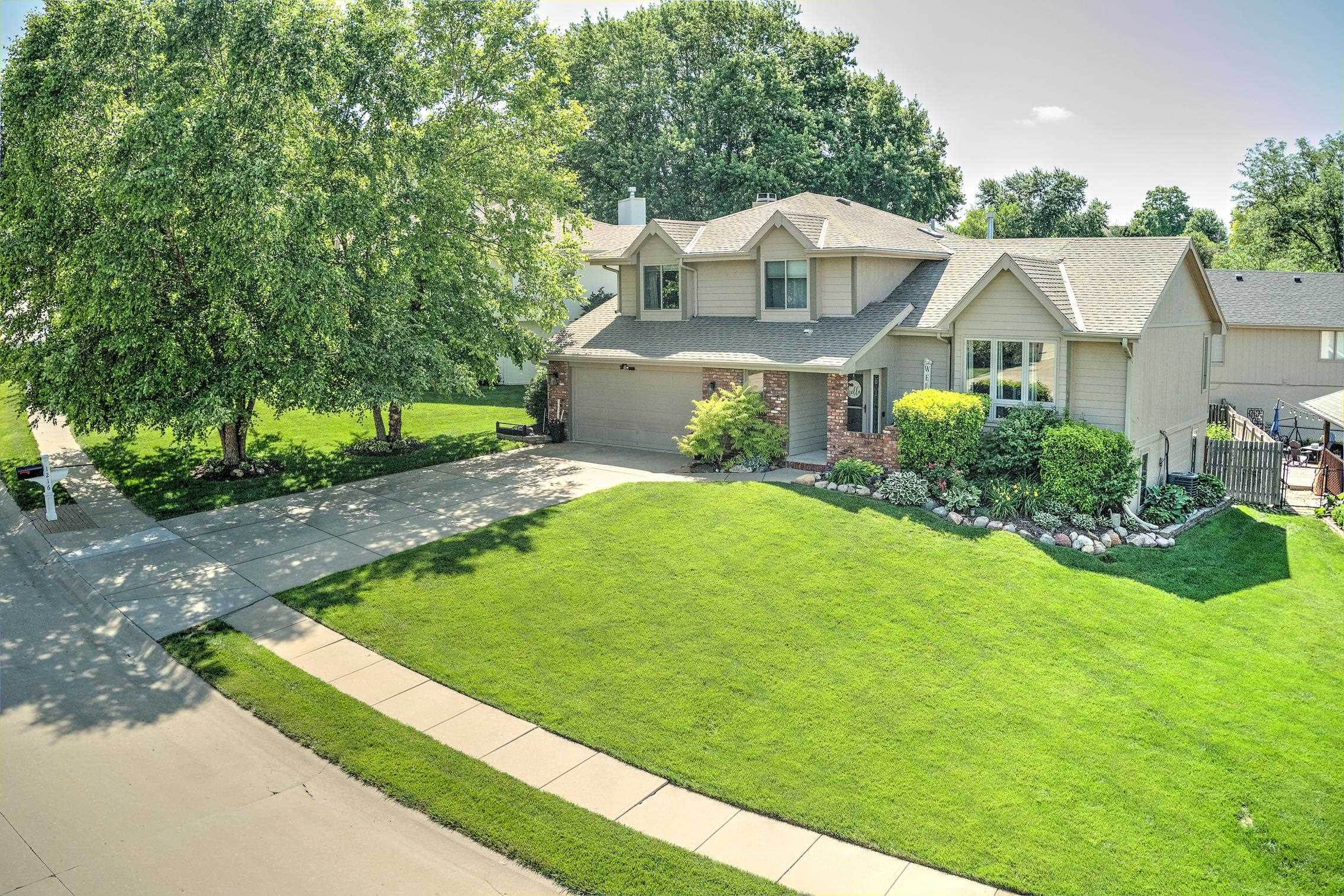 Property Photo:  1216 S 167th Street  NE 68130 