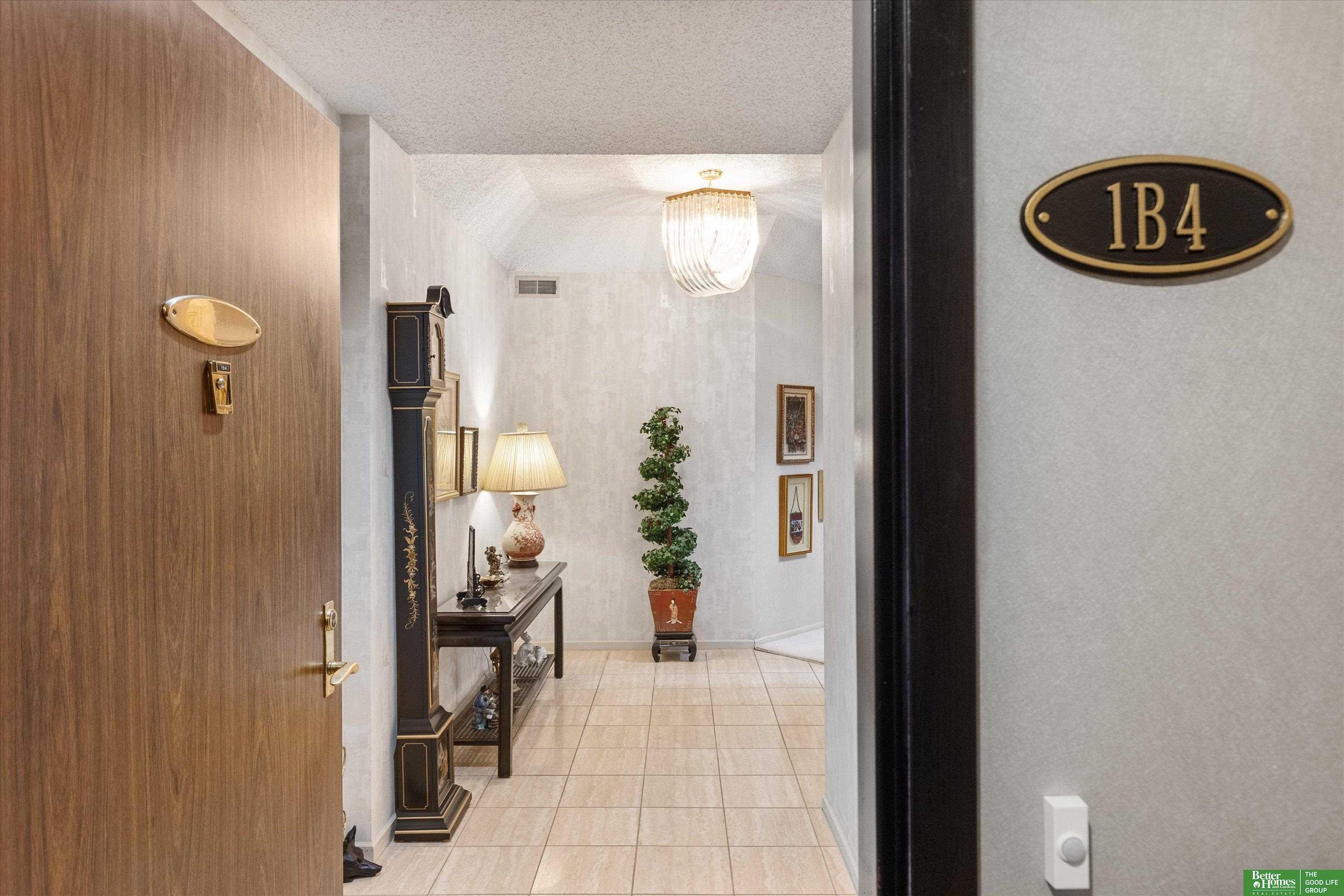 Property Photo: 770 N 93 Street 1B4 NE 68114-9999