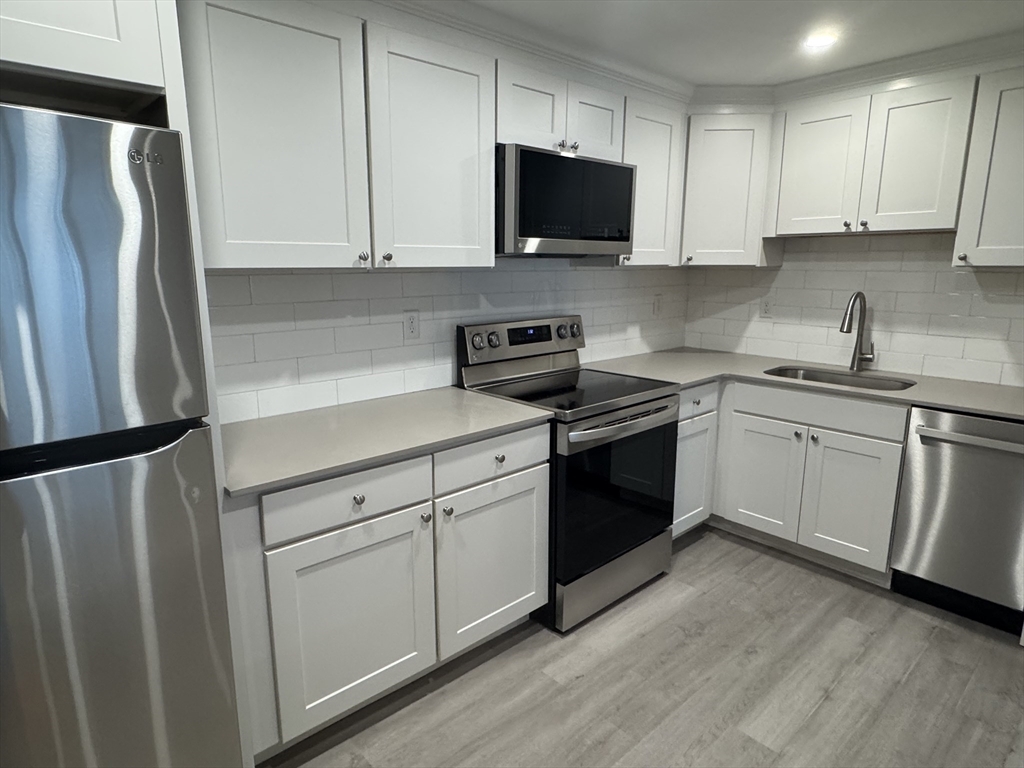 Property Photo: 1395 Furnace Brook Parkway 7 MA 02169