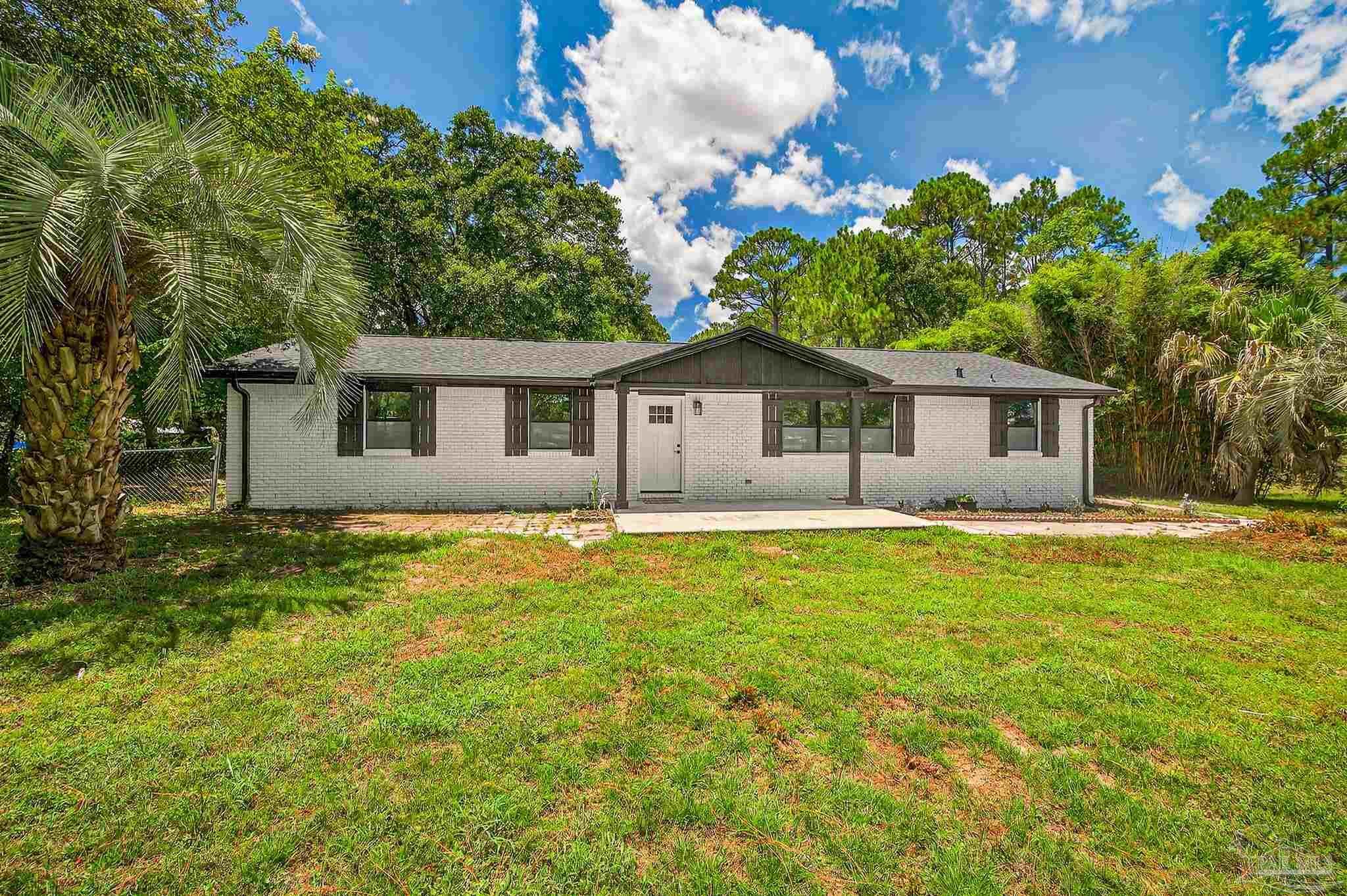 Property Photo: 1651 Ora Dr FL 32506