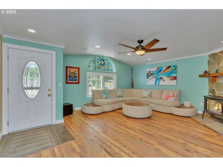 Property Photo: 35395 Bayside Gardens Rd OR 97131