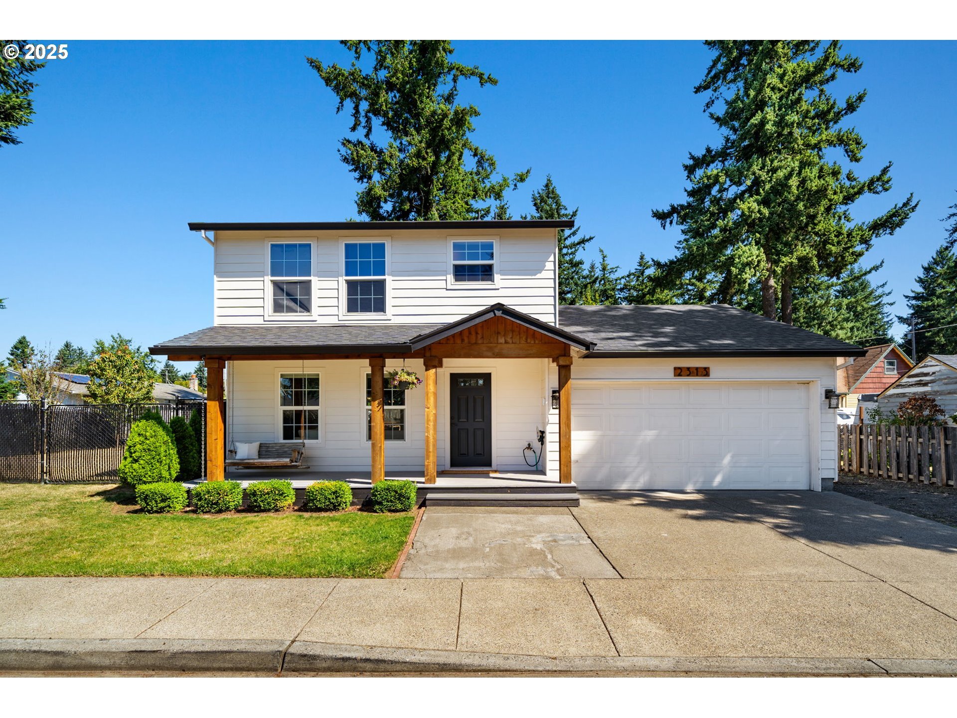Property Photo: 2313 SE 139th Ave OR 97233