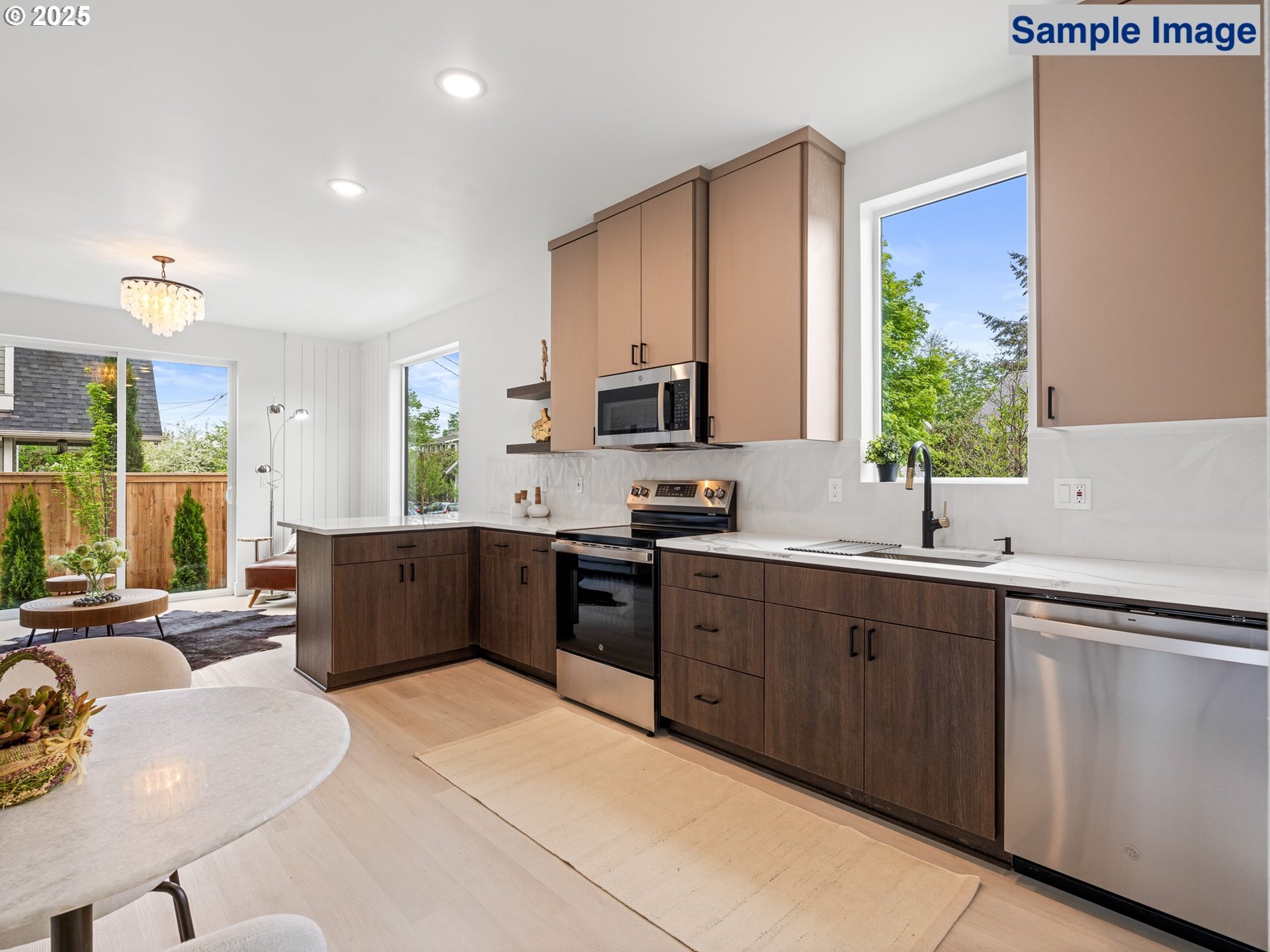 Property Photo: 4950 SE Caruthers St 5 OR 97215
