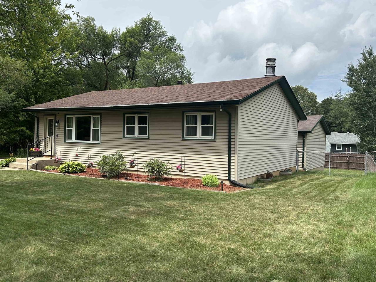Property Photo: 2151 Lenox Street WI 53511