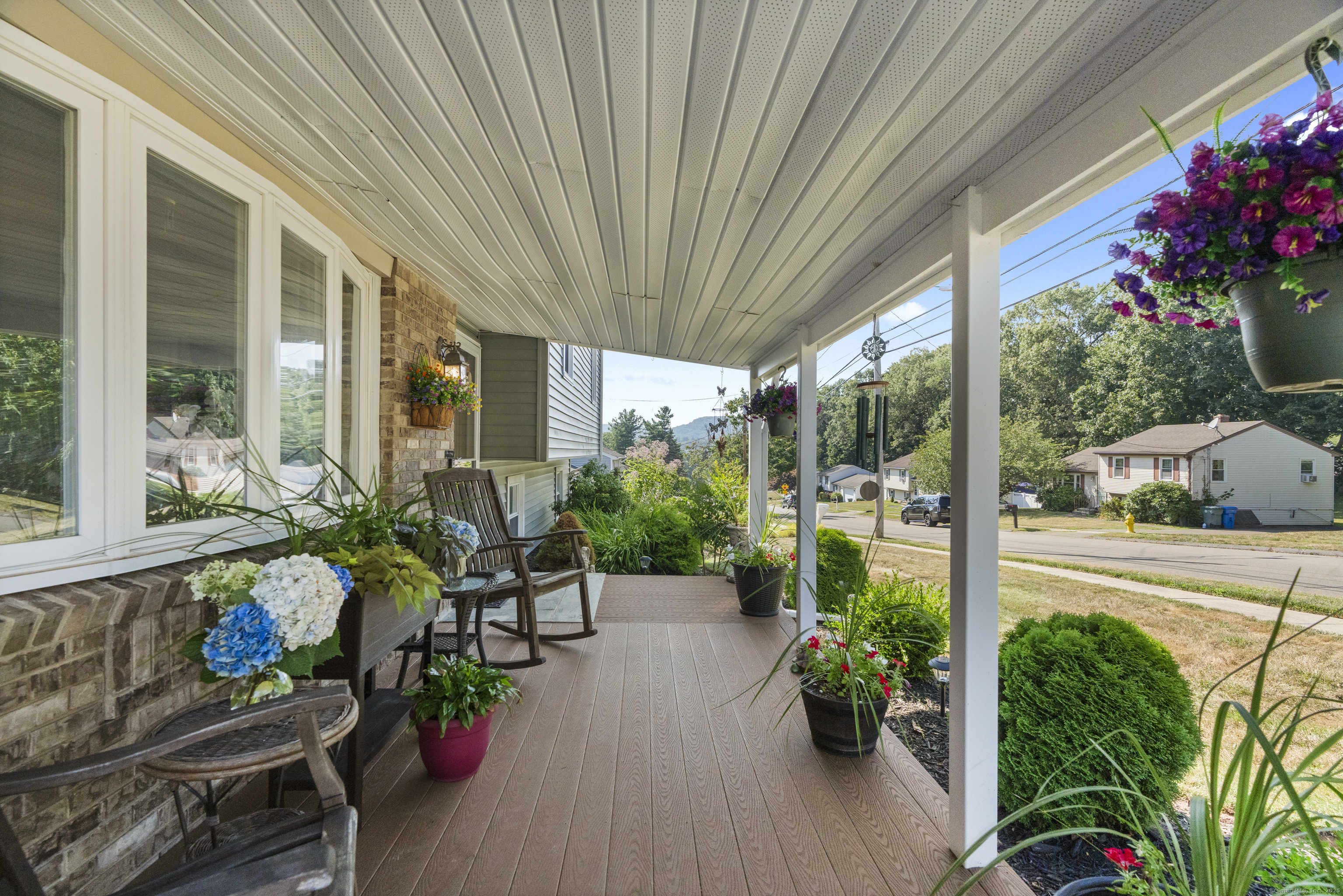 Property Photo:  100 Anns Farm Road  CT 06518 
