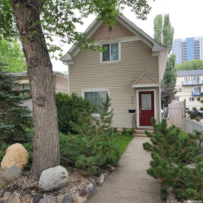 Property Photo: 430 3rd Avenue N SK S7K 2J3