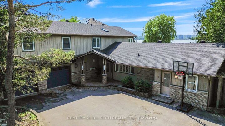 Property Photo: 58 White Oaks Road ON L4N 4B9