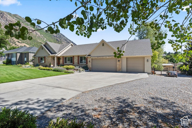 Property Photo: 1048 E Village Way UT 84004