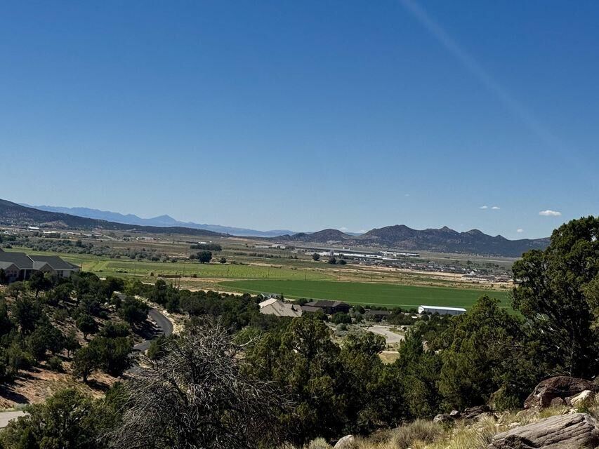Property Photo: 1085 S Canyon Dr UT 84720