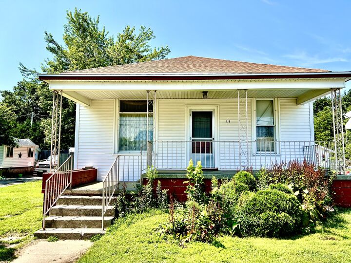 114 S Huron Street  Cheboygan MI 49721 photo