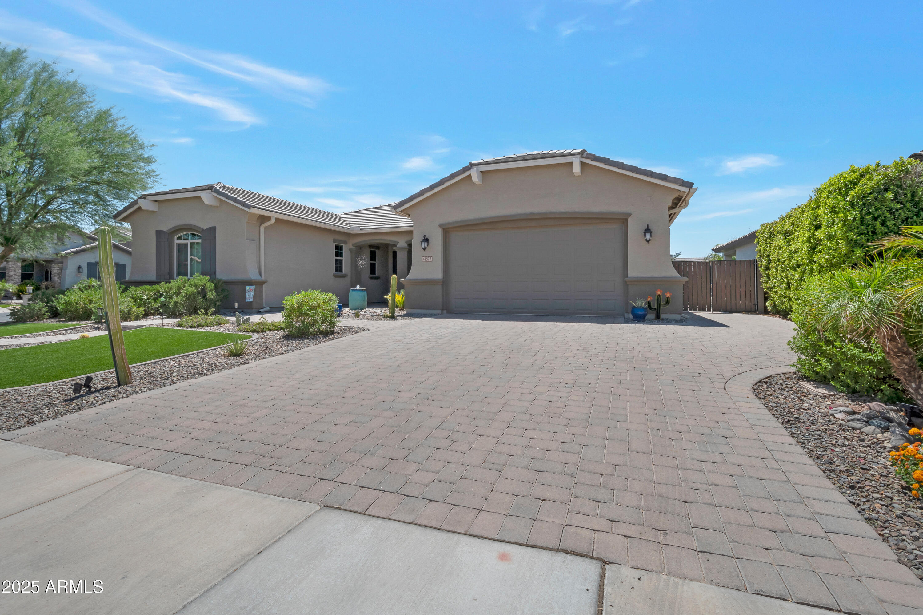 Property Photo: 41823 W Arvada Lane AZ 85138