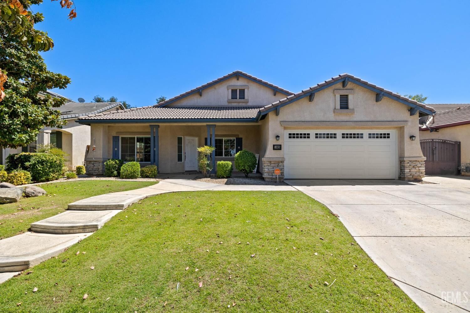 Property Photo:  10929 Cypress Falls Avenue  CA 93312 