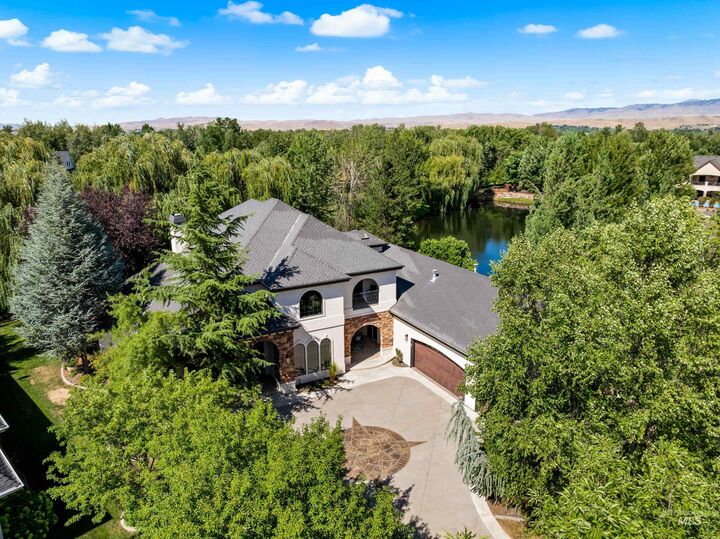 Property Photo: 974 E Riversong Drive ID 83616
