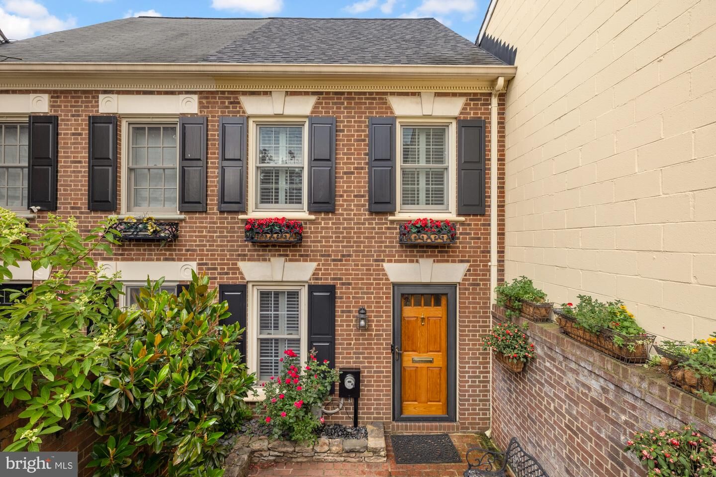 Property Photo: 624 S Pitt Street 1/2 VA 22314