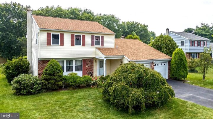 Property Photo:  875 Laurel Lane  PA 19438 