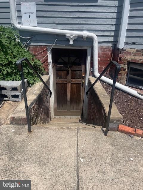 Property Photo:  1122 Caroline St 6  VA 22401 