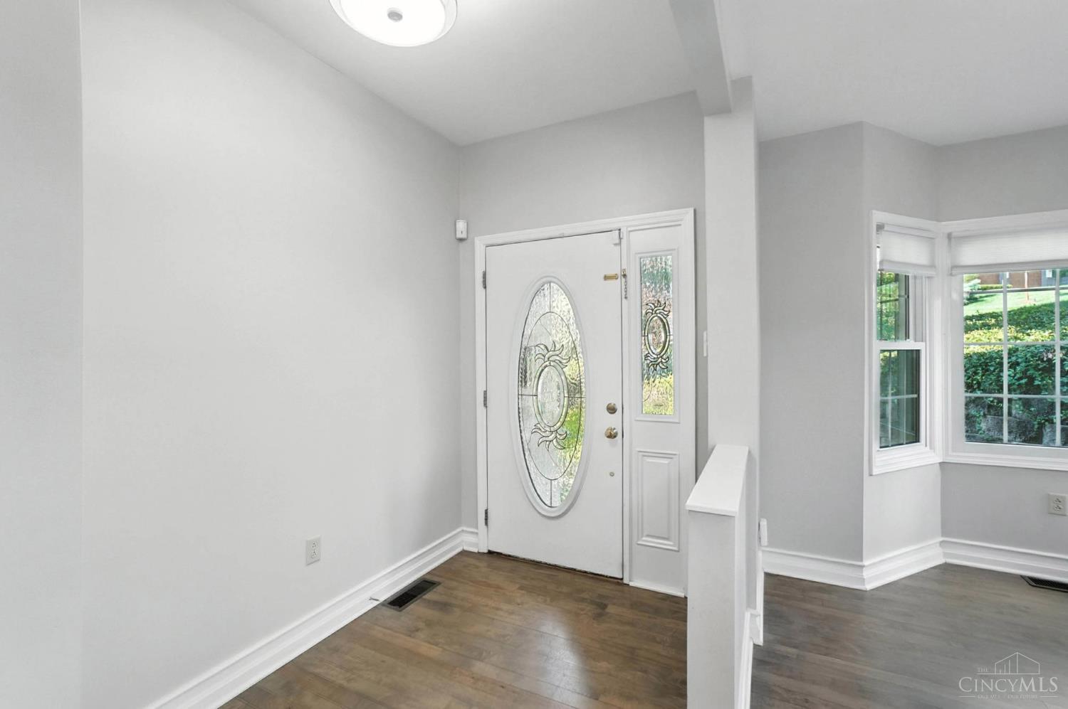 Property Photo: 3042 Alpine Terrace OH 45208