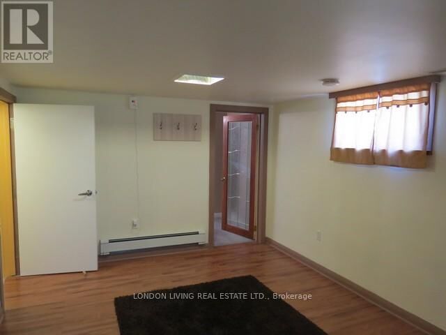 Property Photo:  183 Cambridge Street  ON N6H 1N6 