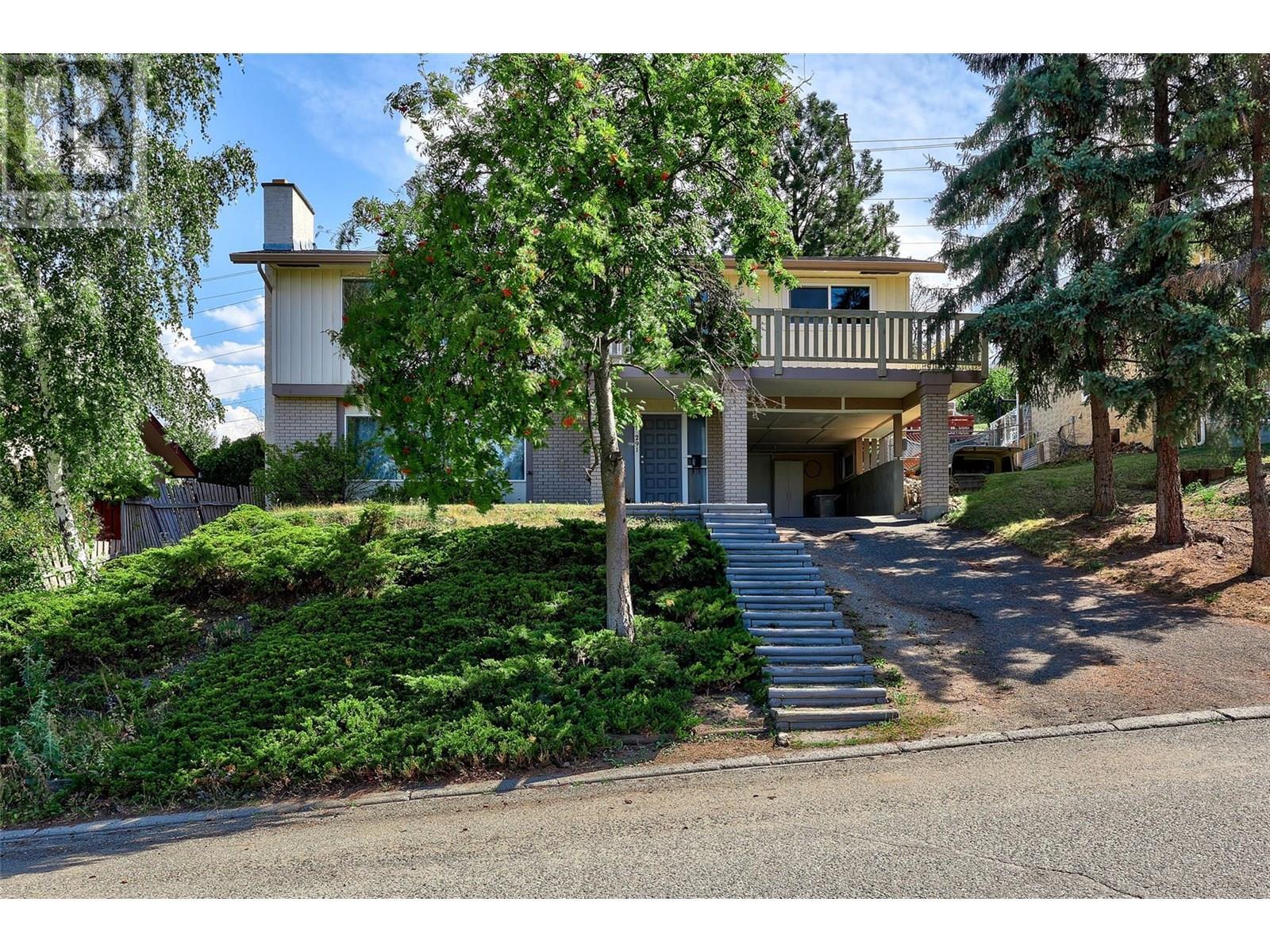 Property Photo: 291 Gordonhorn Crescent BC V2E 1G6