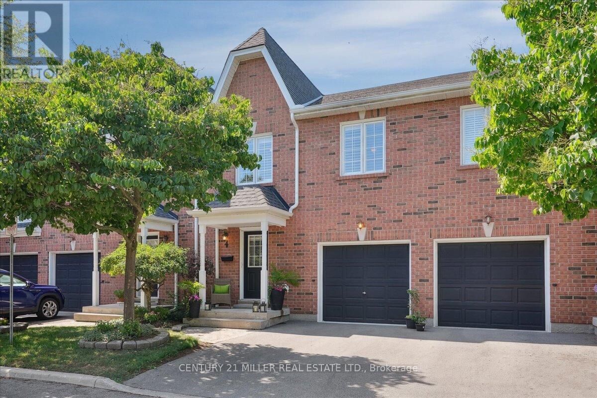 Photo de la propriété:  5427 Lakeshore Road South 4  ON L7L 1E1 