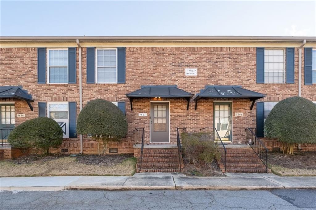 Property Photo: 5667 Kingsport Drive GA 30342
