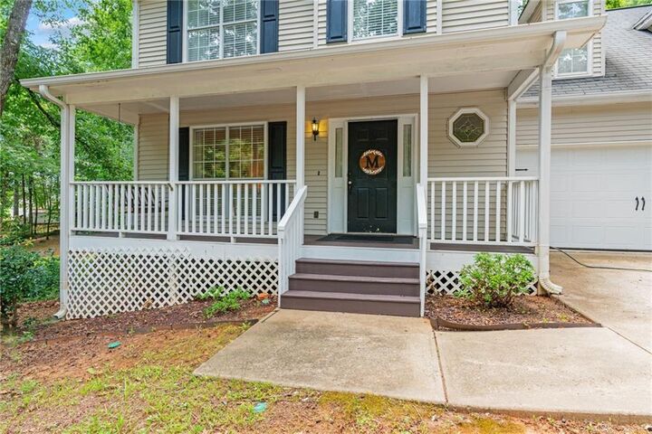 Property Photo: 7065 Wessex Way GA 30028