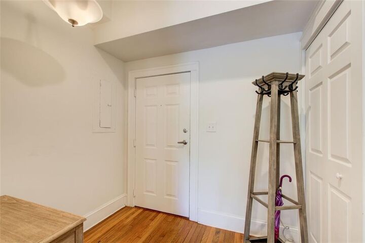 Property Photo: 2855 Peachtree Road NE 201 GA 30305