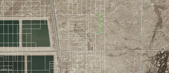 Property Photo:  Vic Avenue B8 5 Stw  CA 93534 