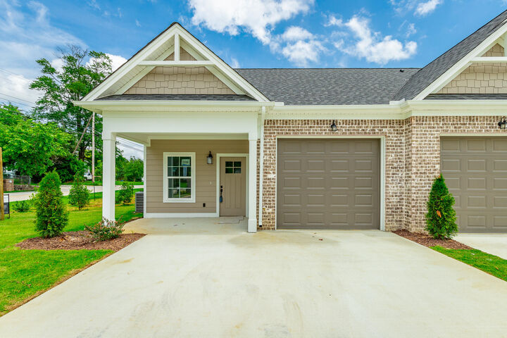 2586 Bannerman Lane  Chattanooga TN 37421 photo