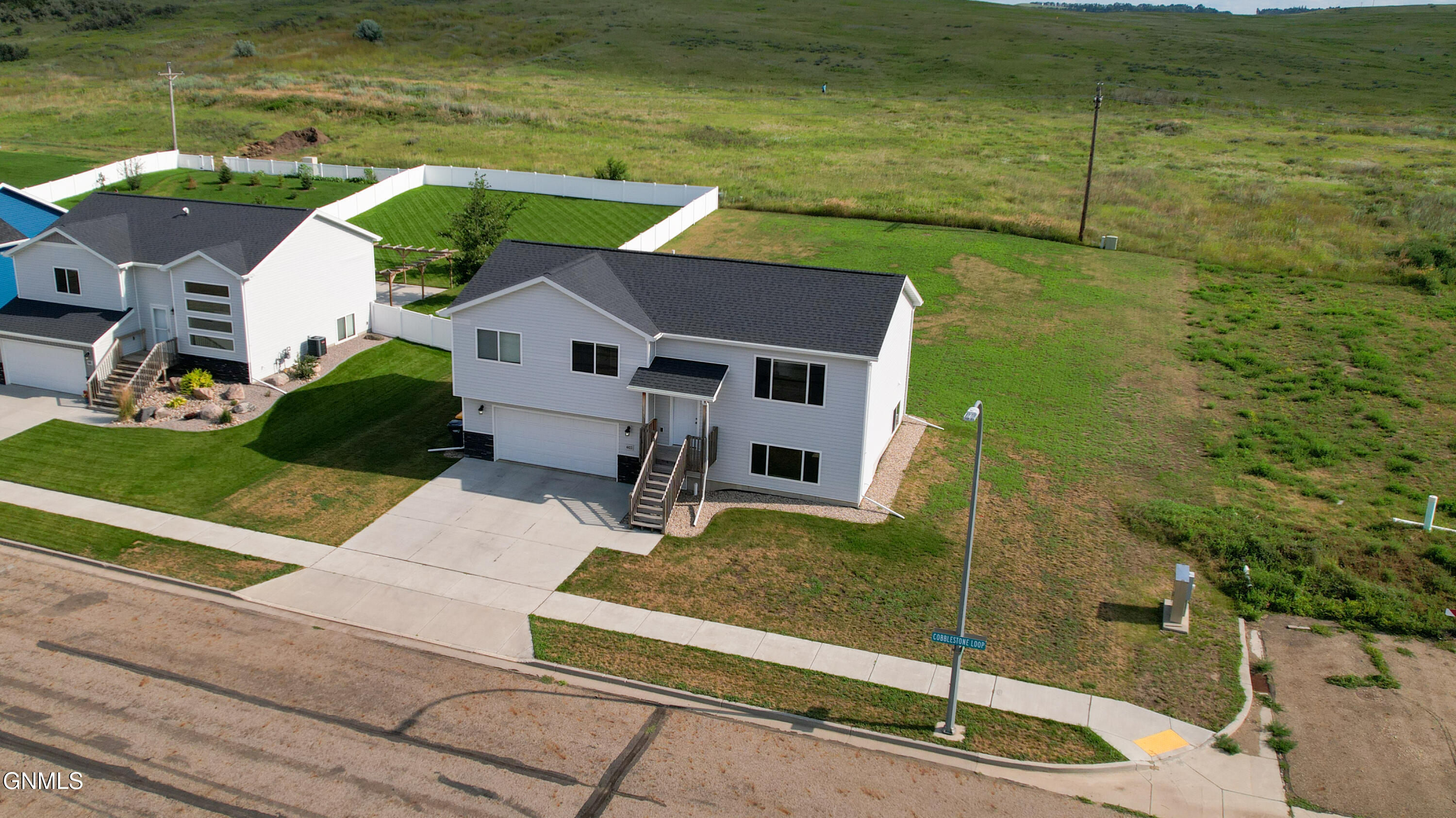 603 Cobblestone Loop SW  Mandan ND 58554 photo