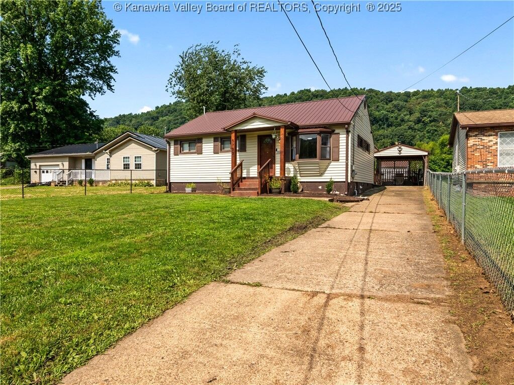 Property Photo:  5703 Starling Drive  WV 25306 