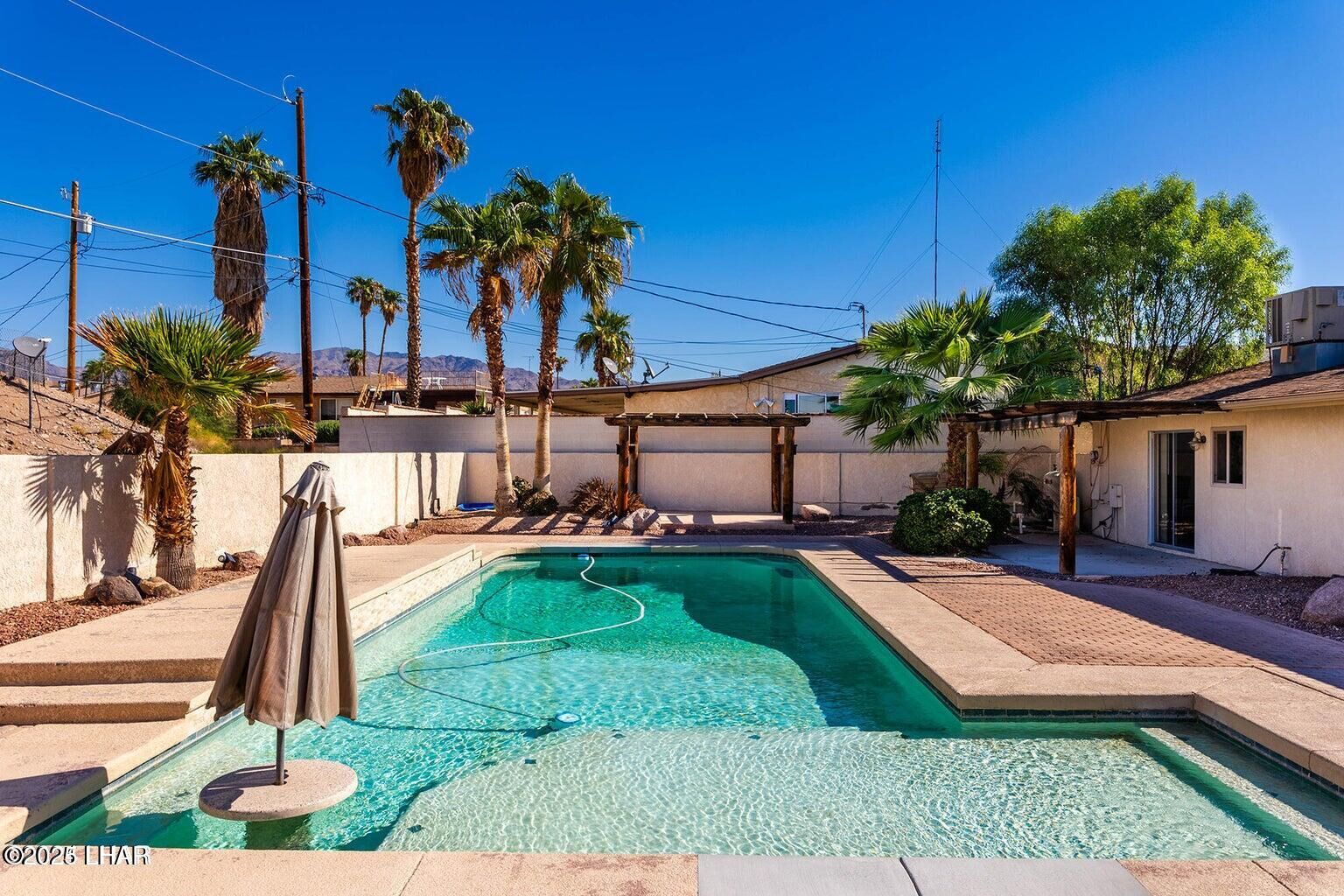 Property Photo: 3385 Saratoga Ave AZ 86406