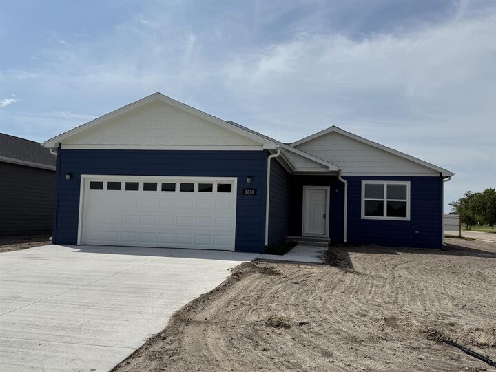 1220 W 16th  North Platte NE 69101-21 photo