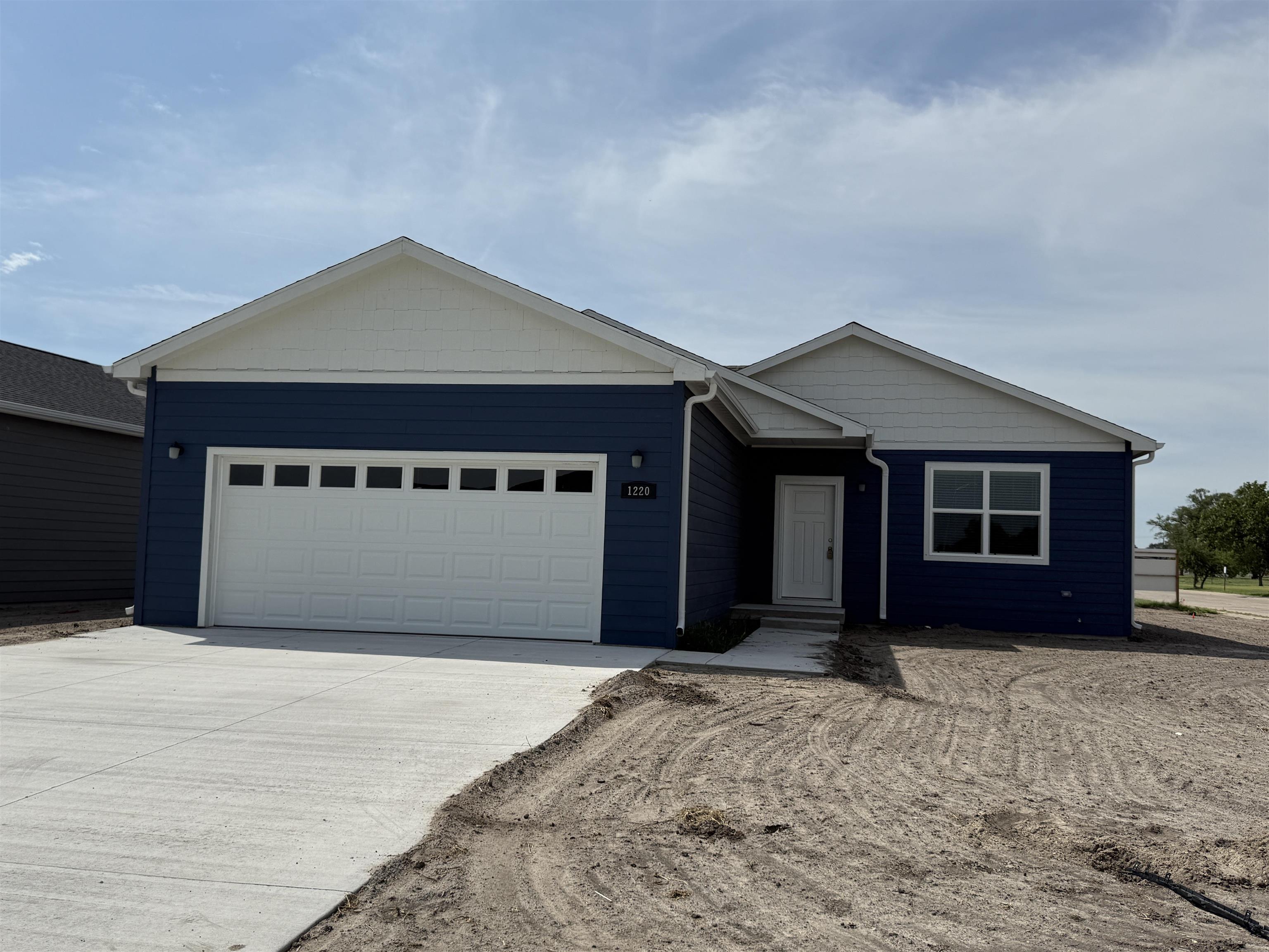Property Photo:  1220 W 16th  NE 69101-21 