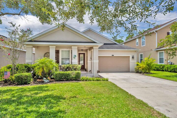 Property Photo: 121 Grande Berwick Court FL 32124