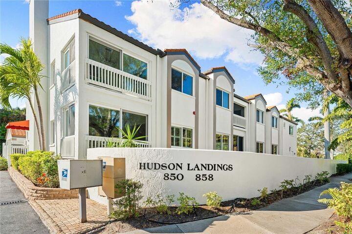 Property Photo:  858 Hudson Avenue 858  FL 34236 