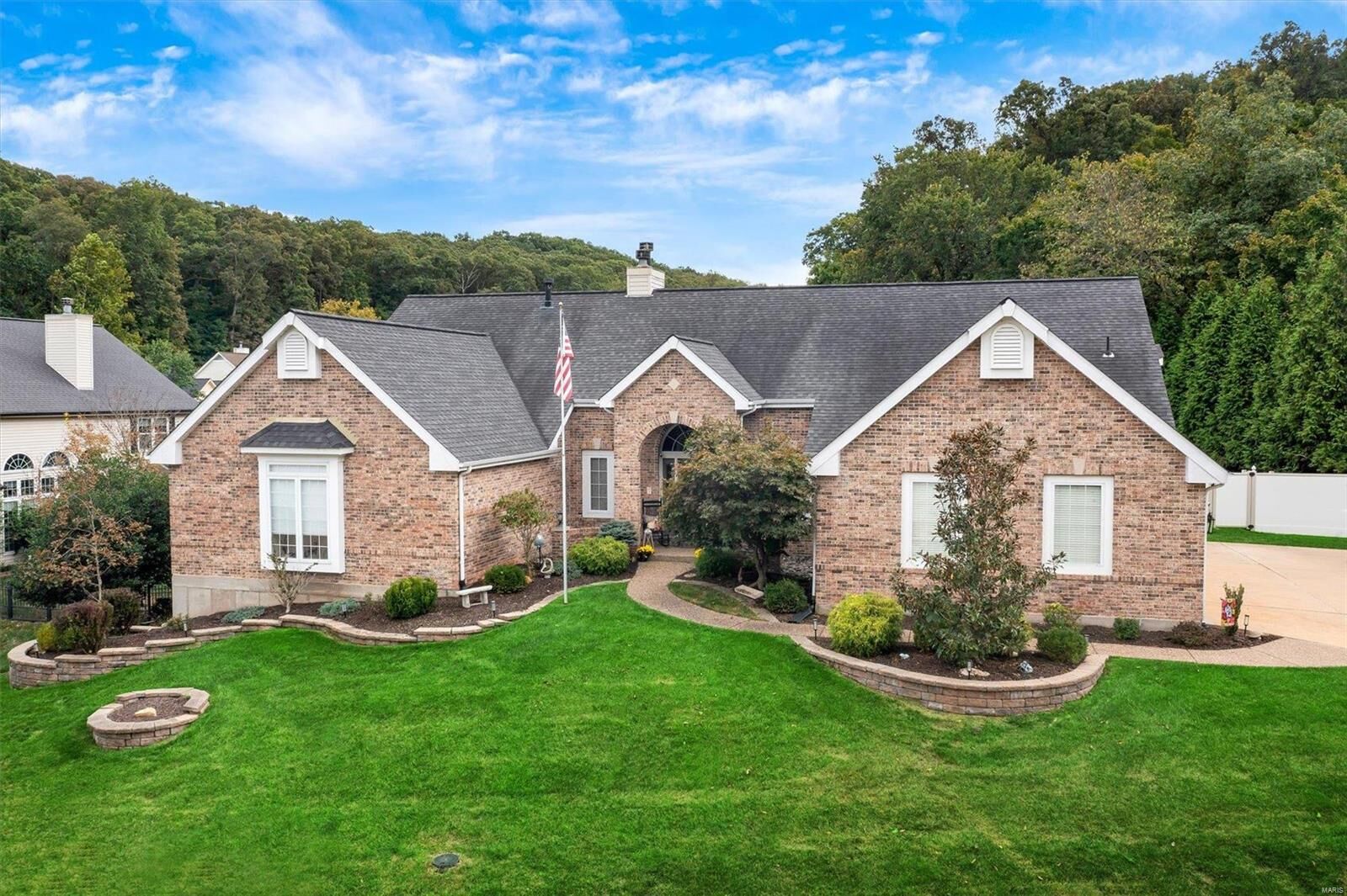 Property Photo: 908 Southern Hills Court MO 63025